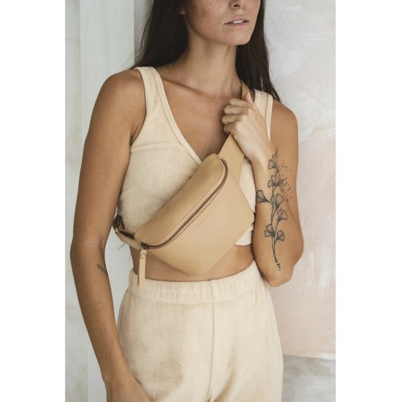 MANDRN Handbags - MANDRN Leather Crossbody Bag - Remy - Sand